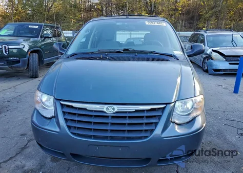 2006 Chrysler Town & Country Touring из США, поврежденный, VIN 2A4GP54L46R660952